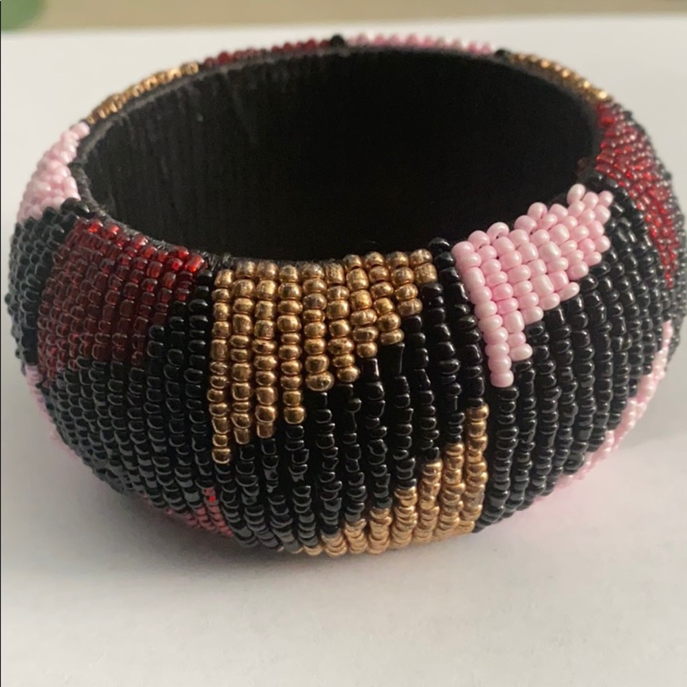 Beaded bangle bracelet